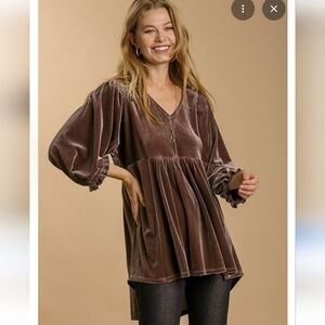 Umgee Velvet Long Sleeve Smocked Top Large Tunic